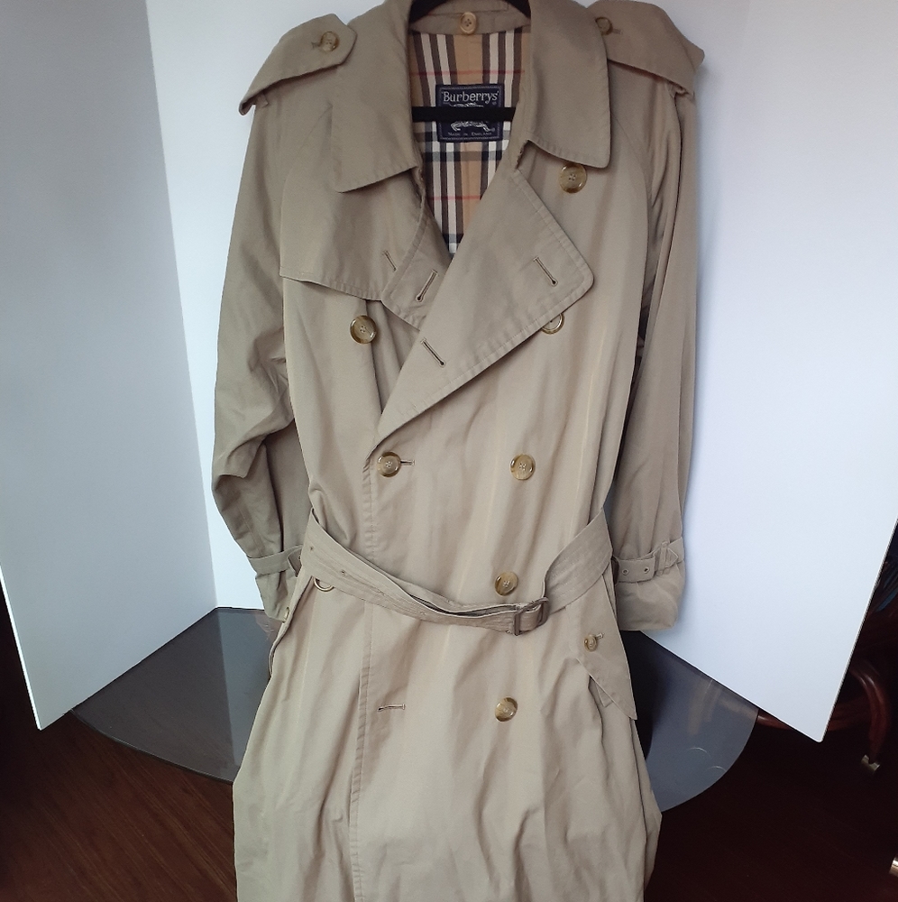 Vtg Burberry trenchcoat